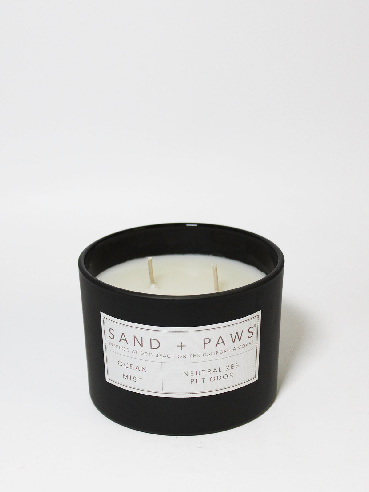 Sand + Paws Ocean Mist 12 oz Cozy scented candle