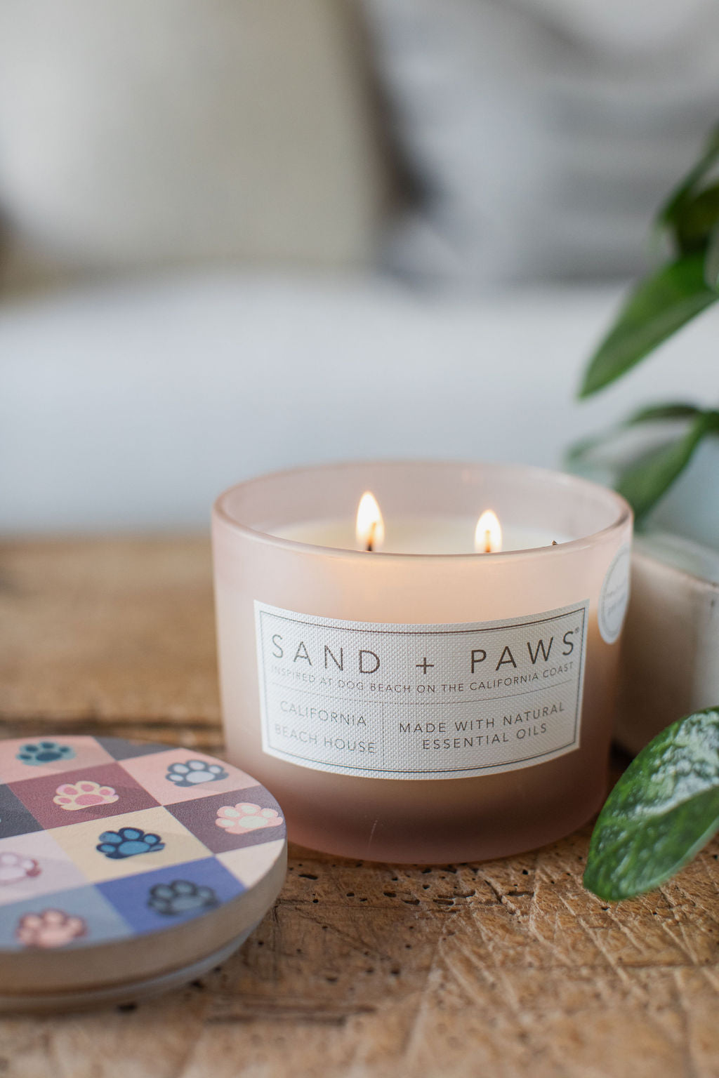 Sand + Paws California Beach House 12 oz Cozy scented candle