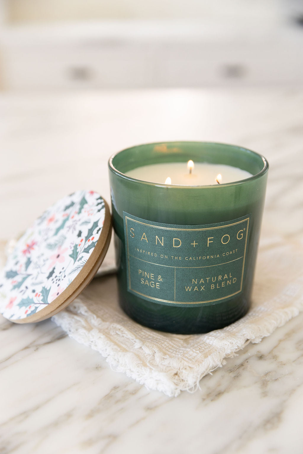 Pine & Sage 21 oz Cozy scented candle