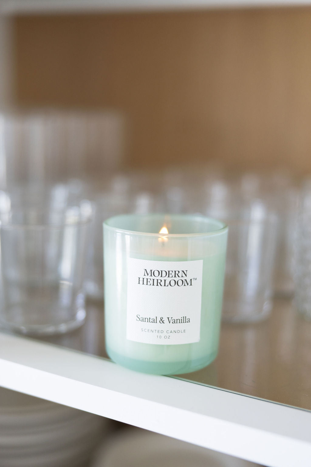 Santal & Vanilla 10 oz Cozy scented candle