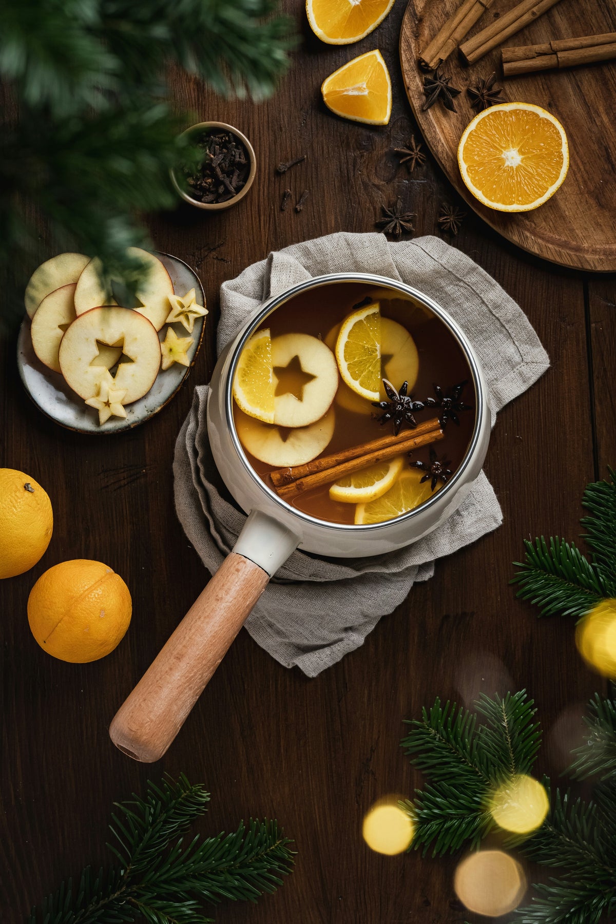 Simmering Spices 21 oz Cozy scented candle