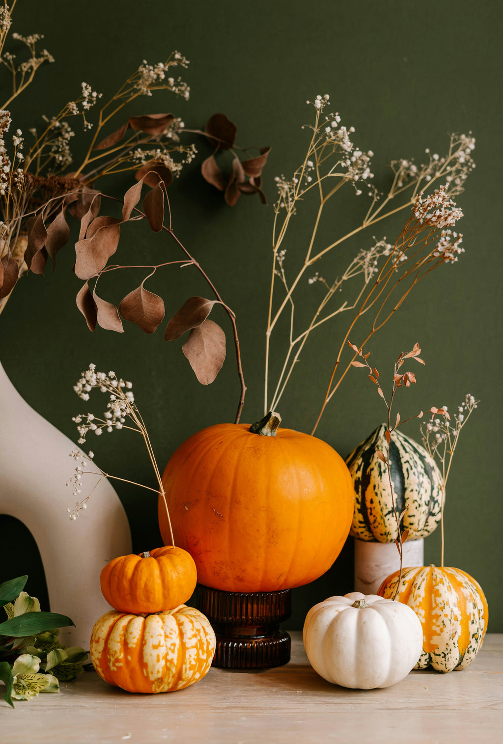 Sand + Paws Pumpkin & Eucalyptus 12 oz Cozy scented candle
